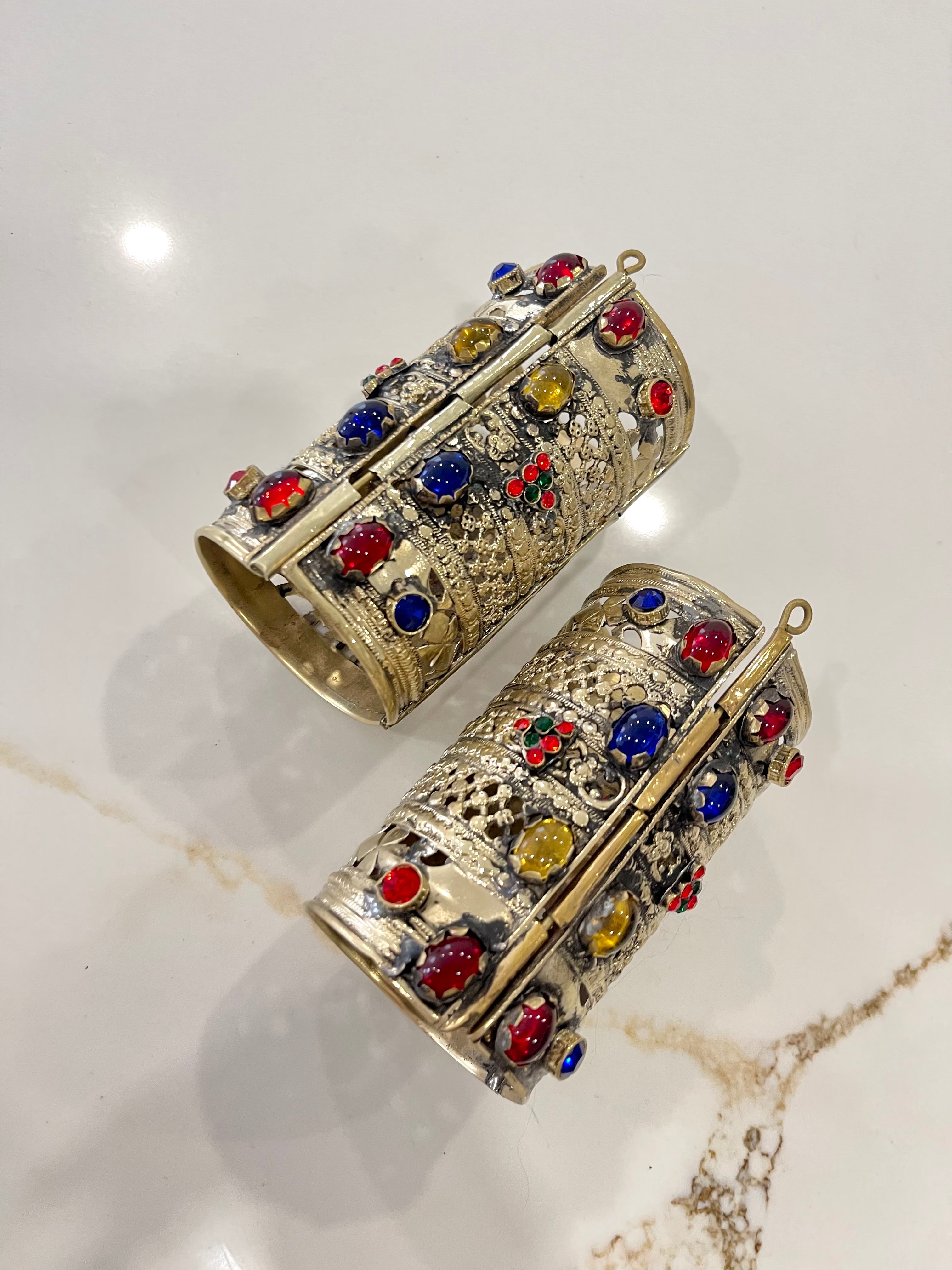 BANGLES