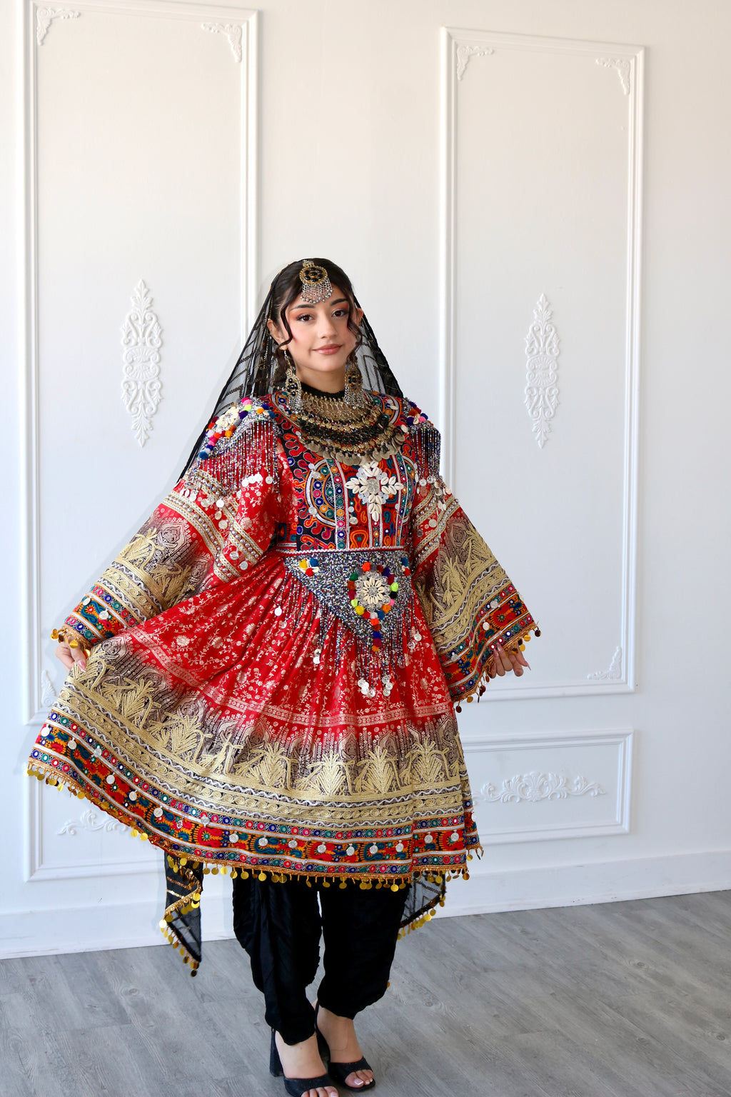 Afghan Kuchi Dress (red/black)