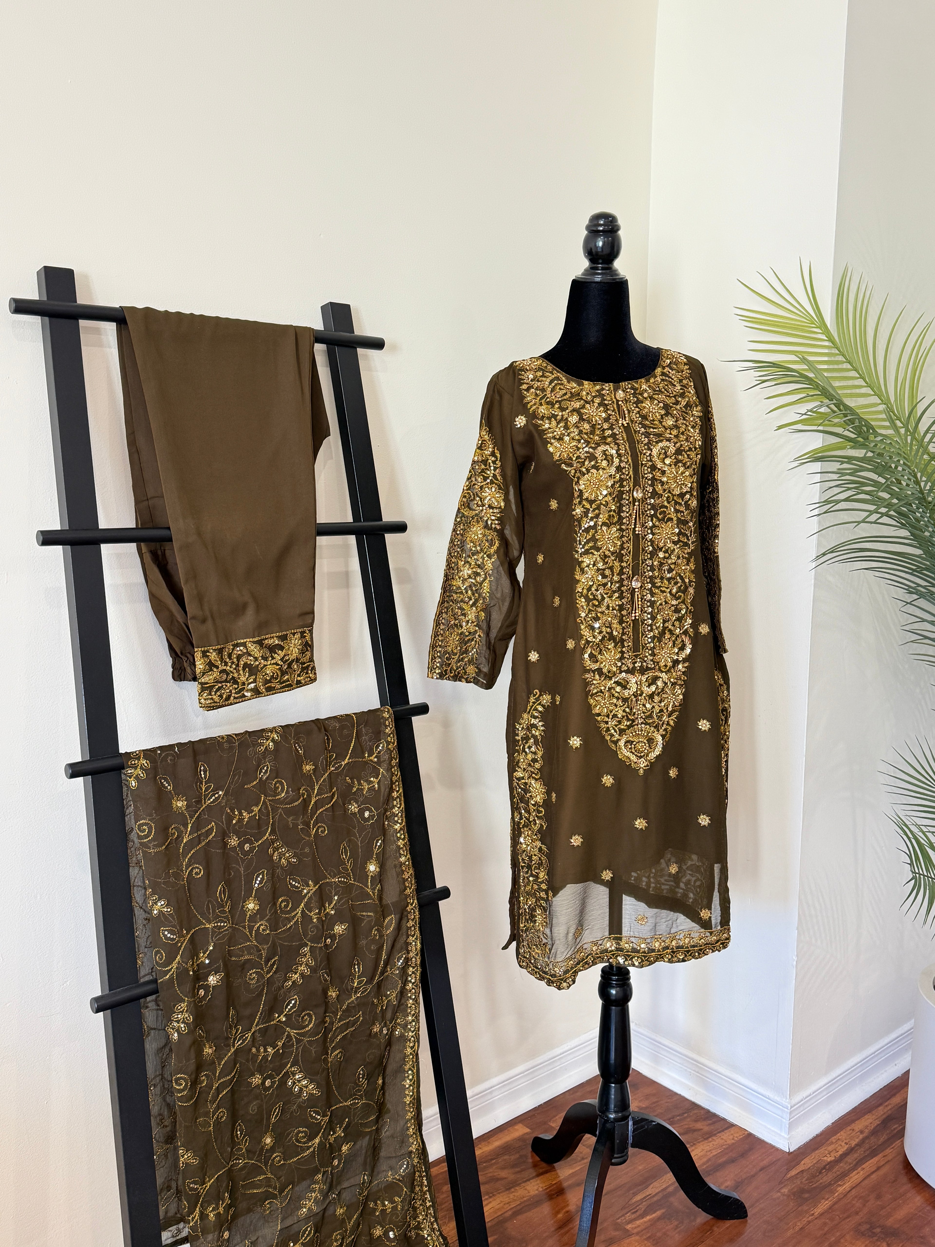 Salwar Kameez suit (brown)