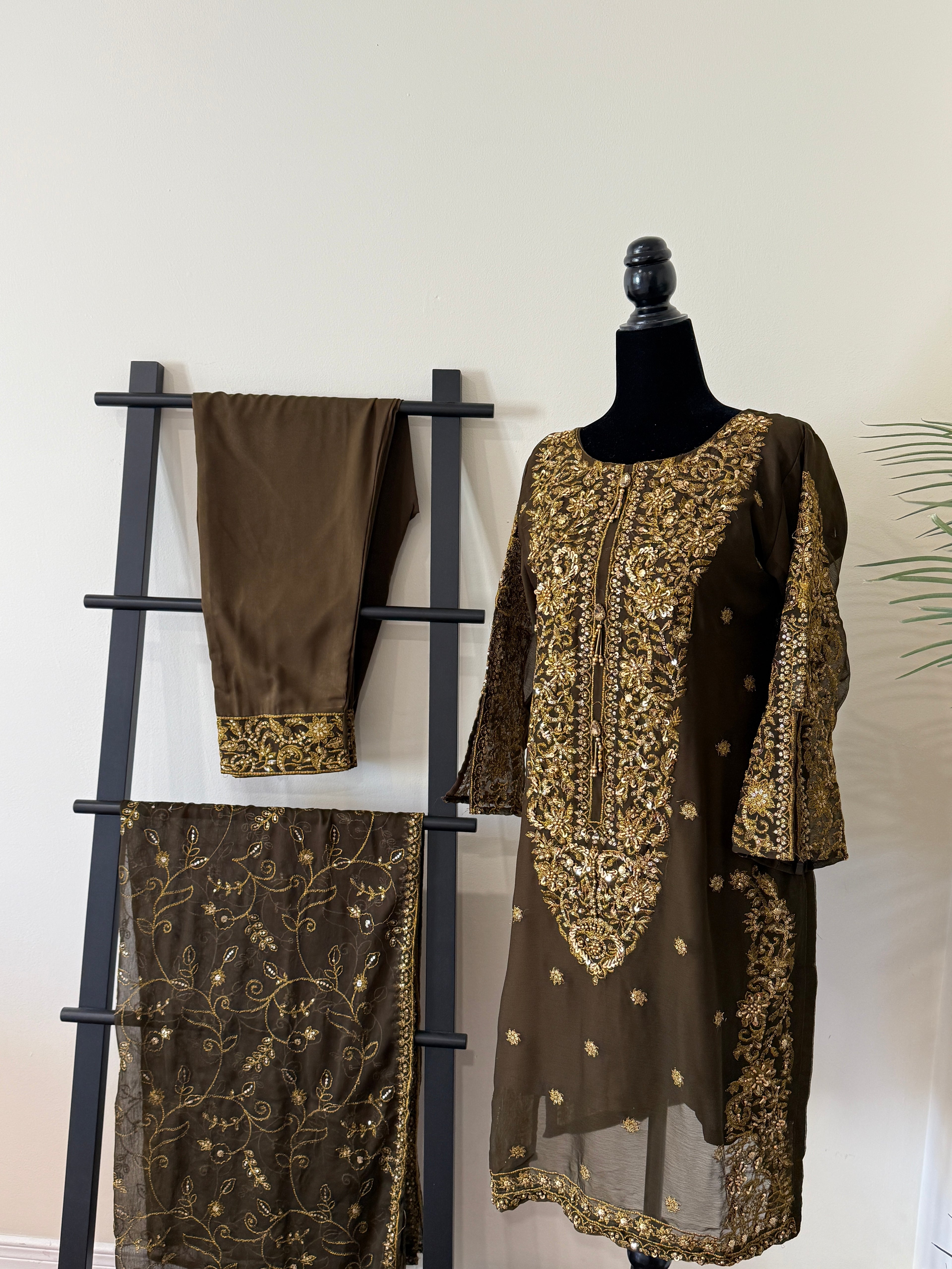Salwar Kameez suit (brown)