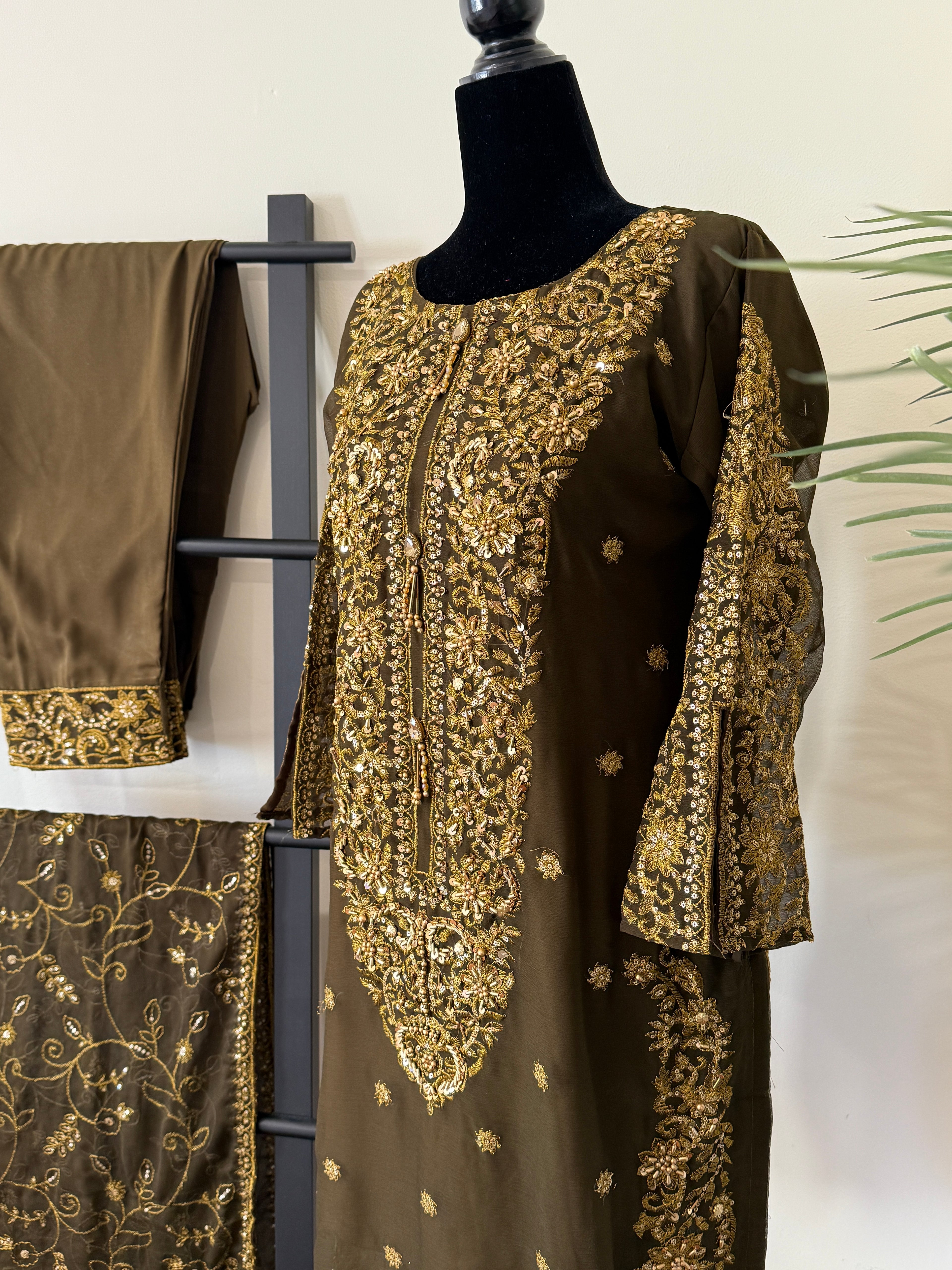 Salwar Kameez suit (brown)