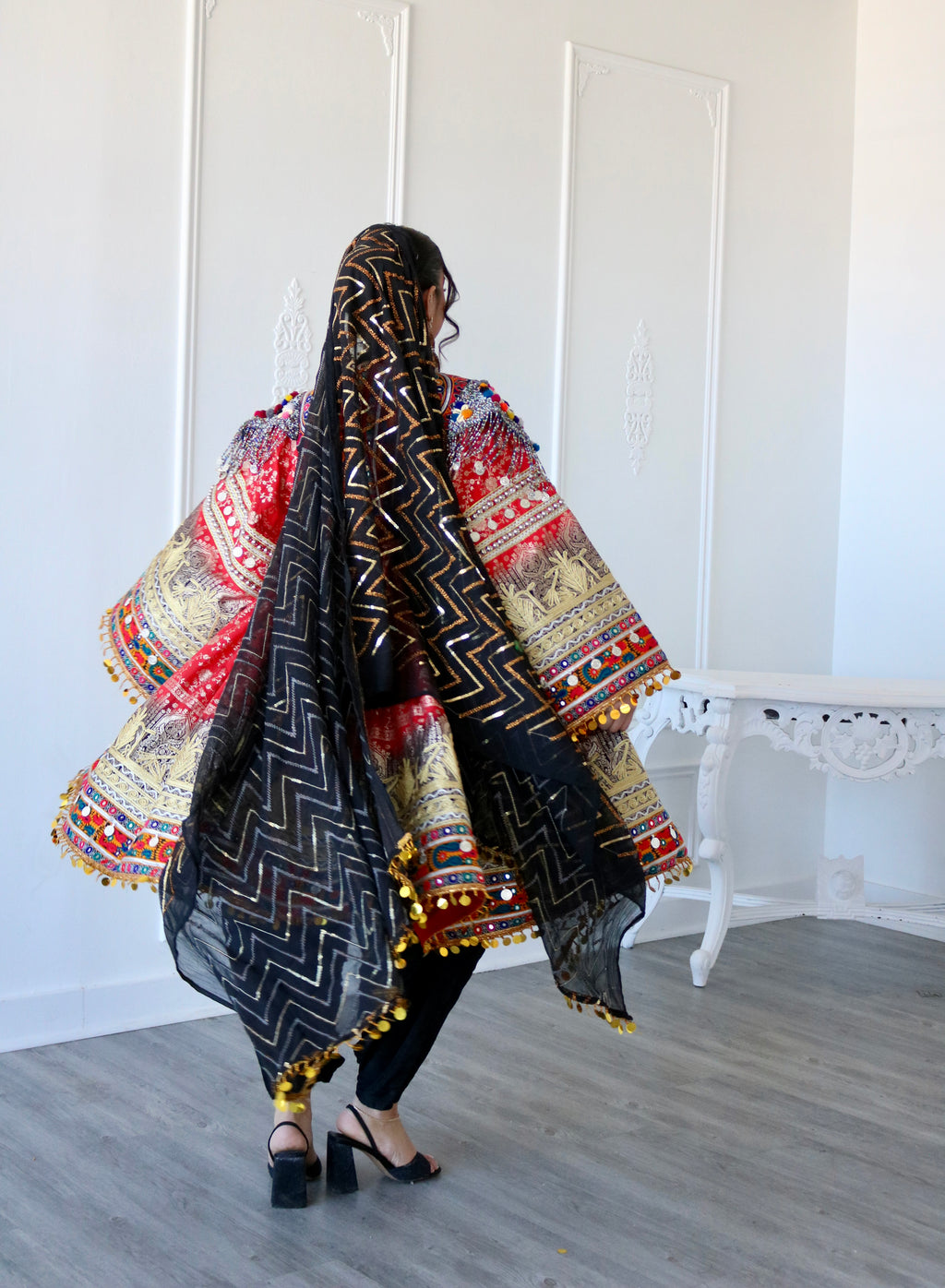 Afghan Kuchi Dress (red/black)