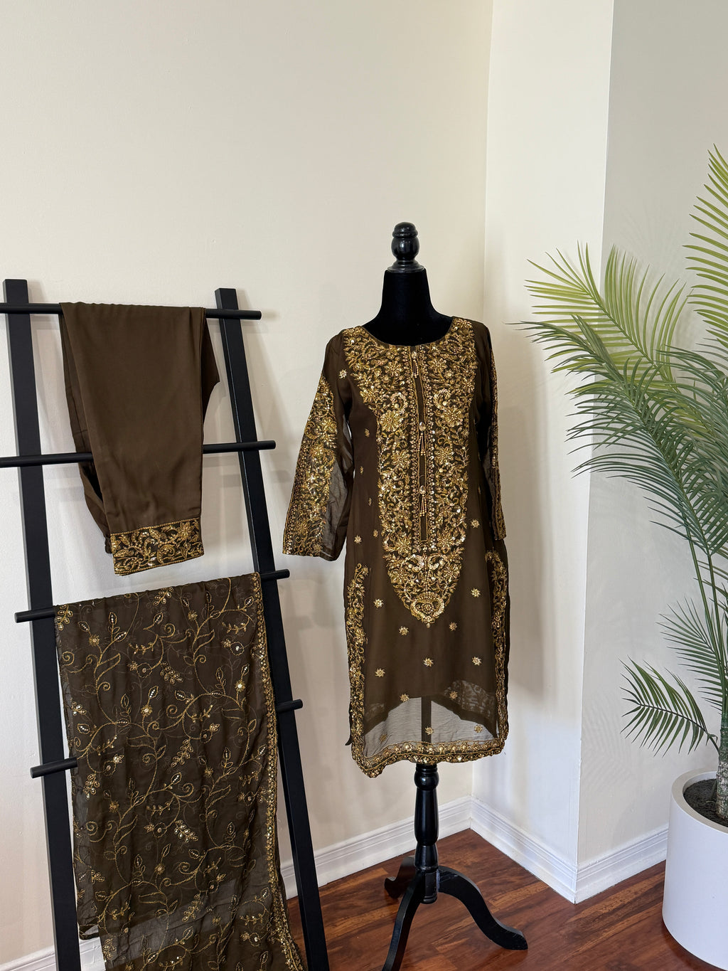 Salwar Kameez suit (brown)