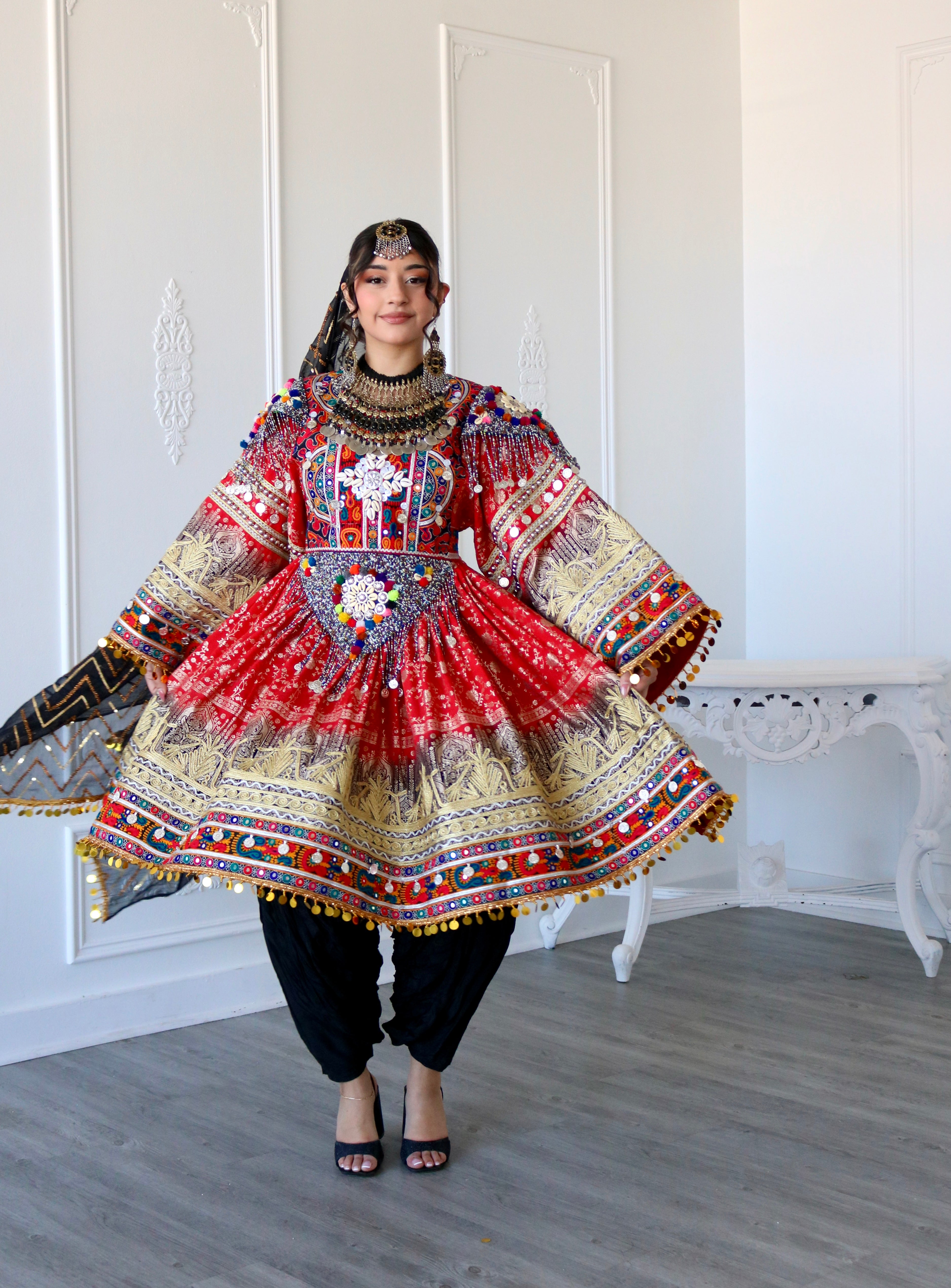Afghan Kuchi Dress (red/black)