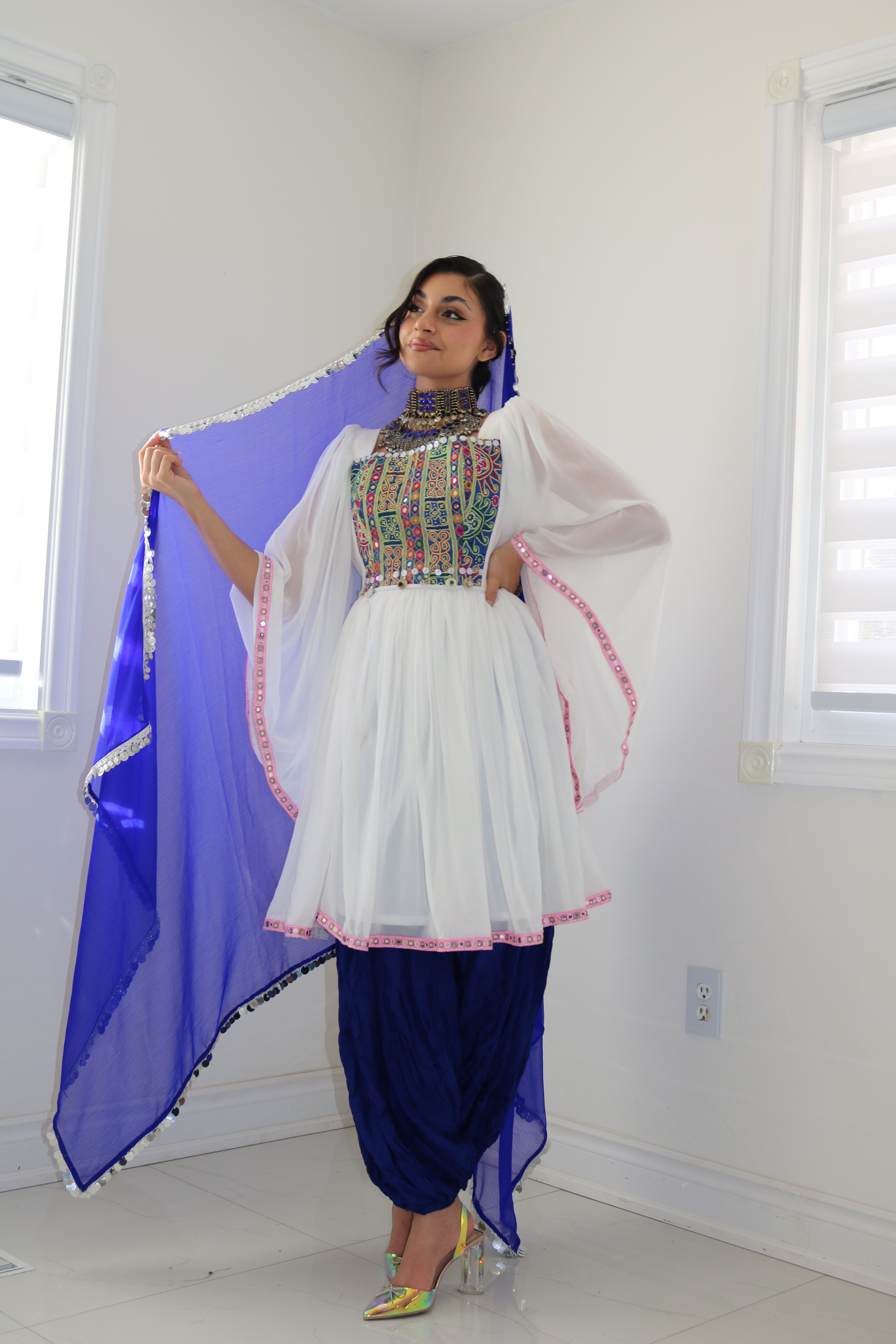 Afghan Kuchi Dress - white/blue