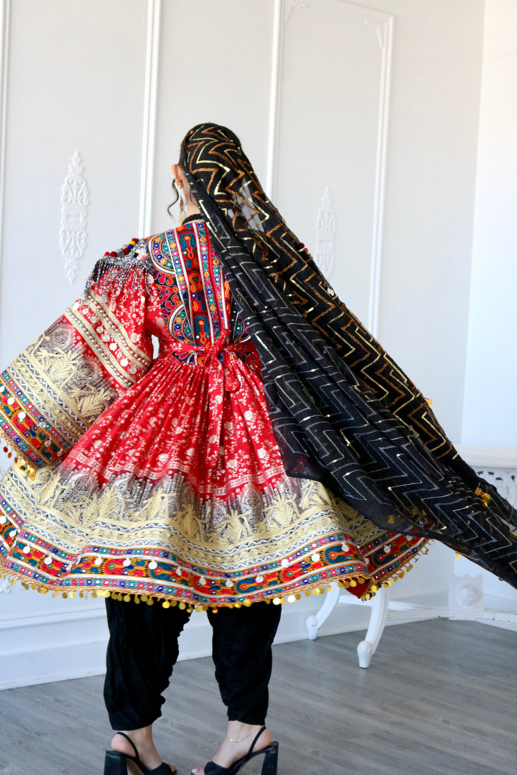 Afghan Kuchi Dress (red/black)