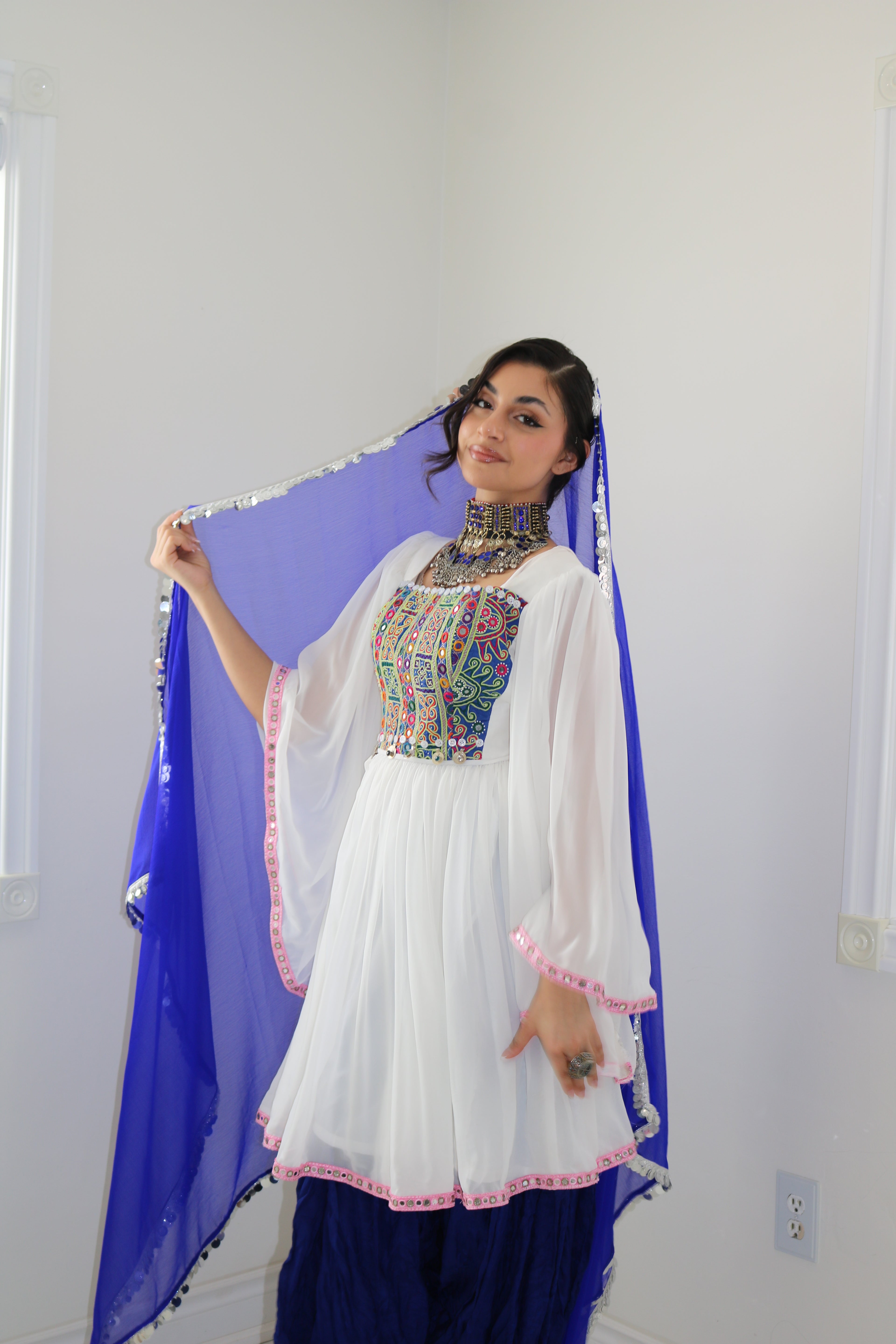 Afghan Kuchi Dress - white/blue