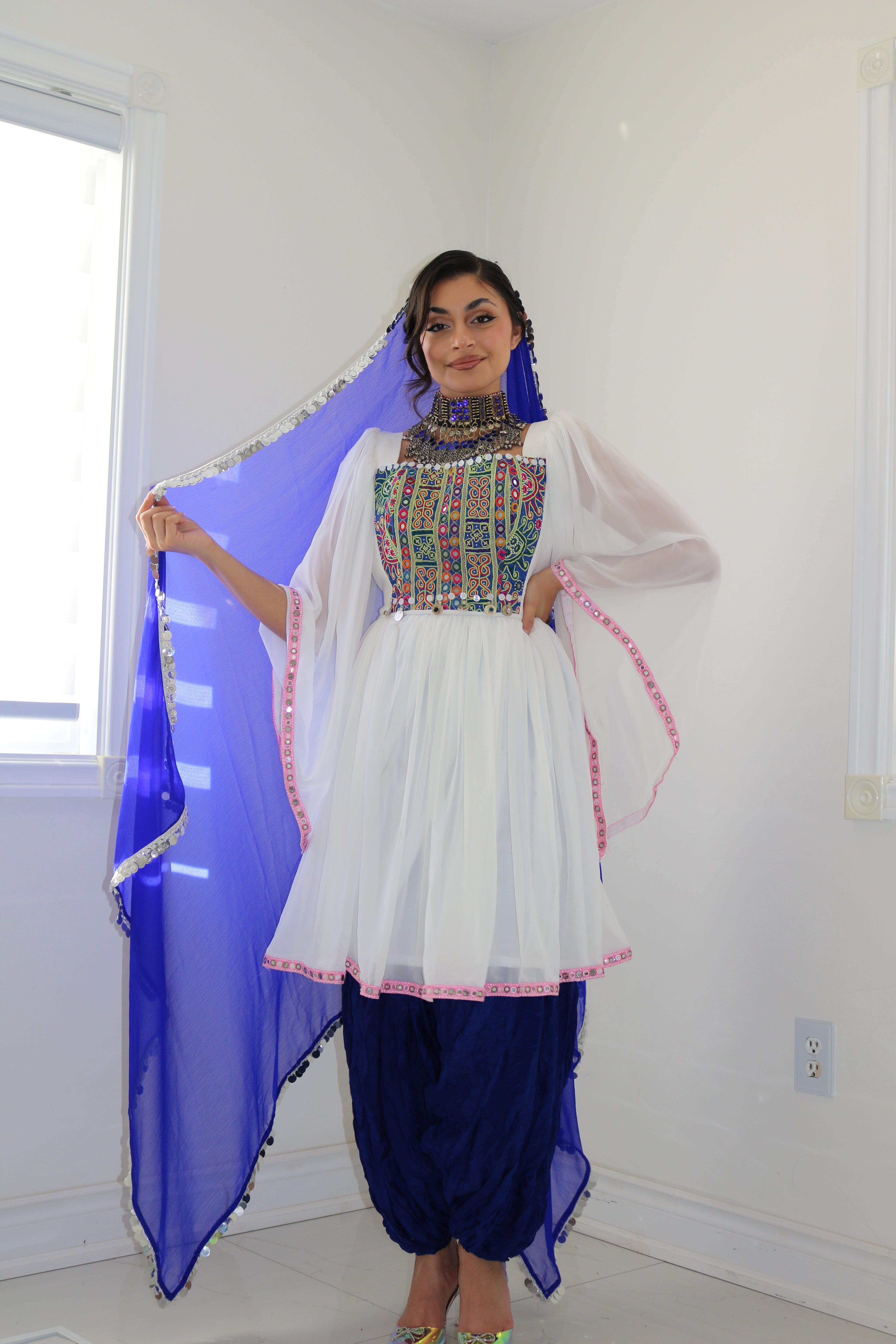 Afghan Kuchi Dress - white/blue