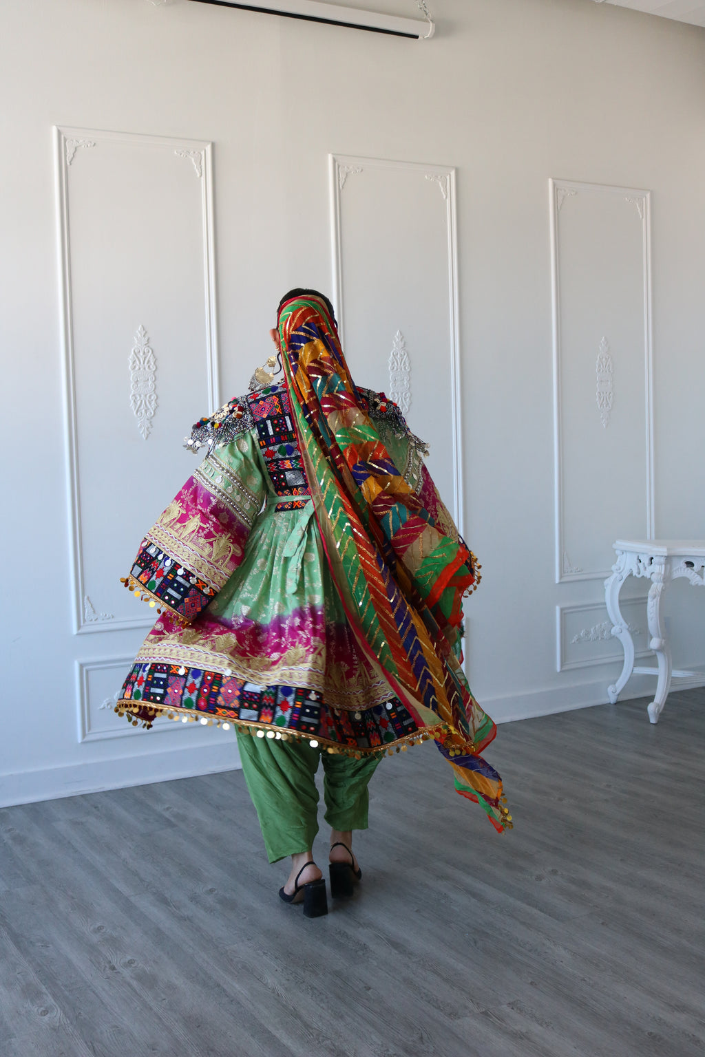 Afghan Kuchi Dress (mint green/ pink)