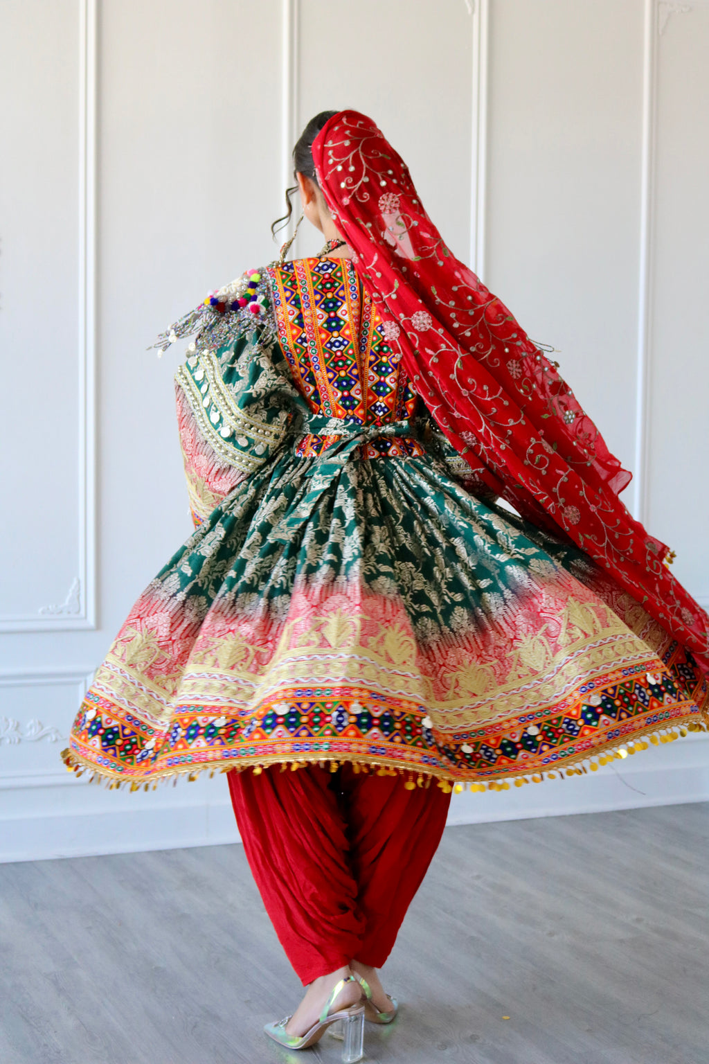Afghan Kuchi Dress (red/green)