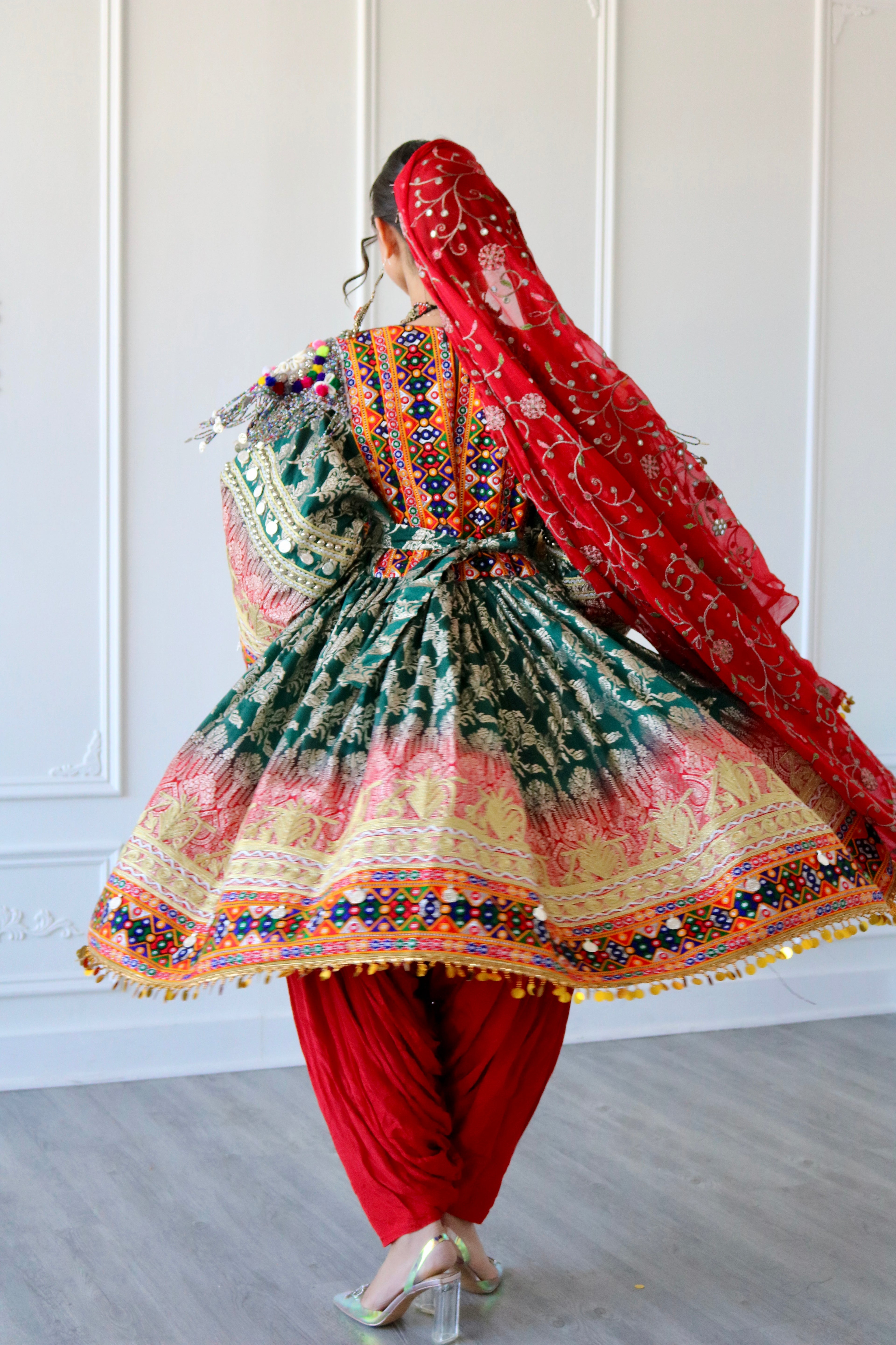 Afghan Kuchi Dress (red/green)