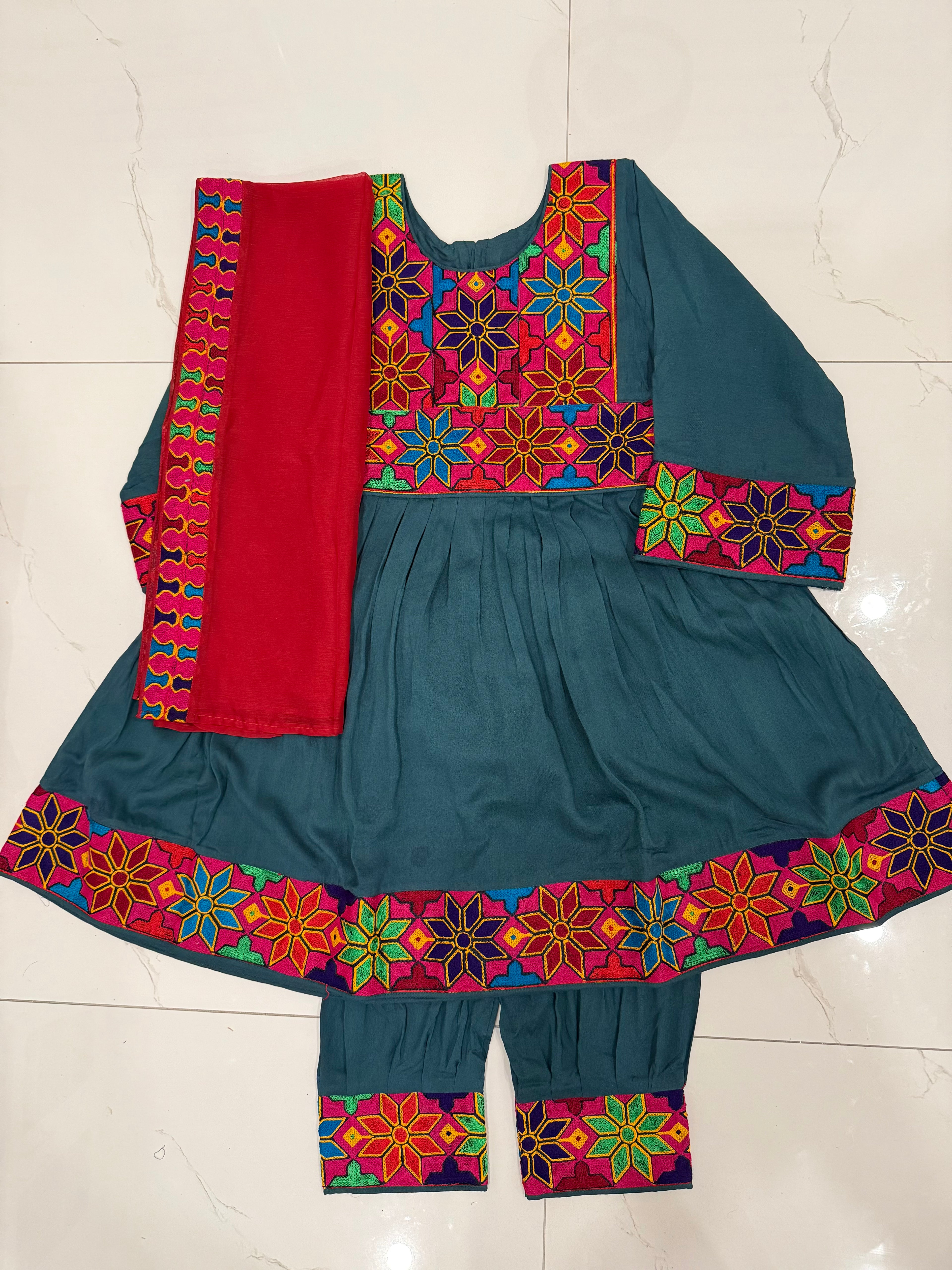 Kids Kuchi Clothes 6-7Y