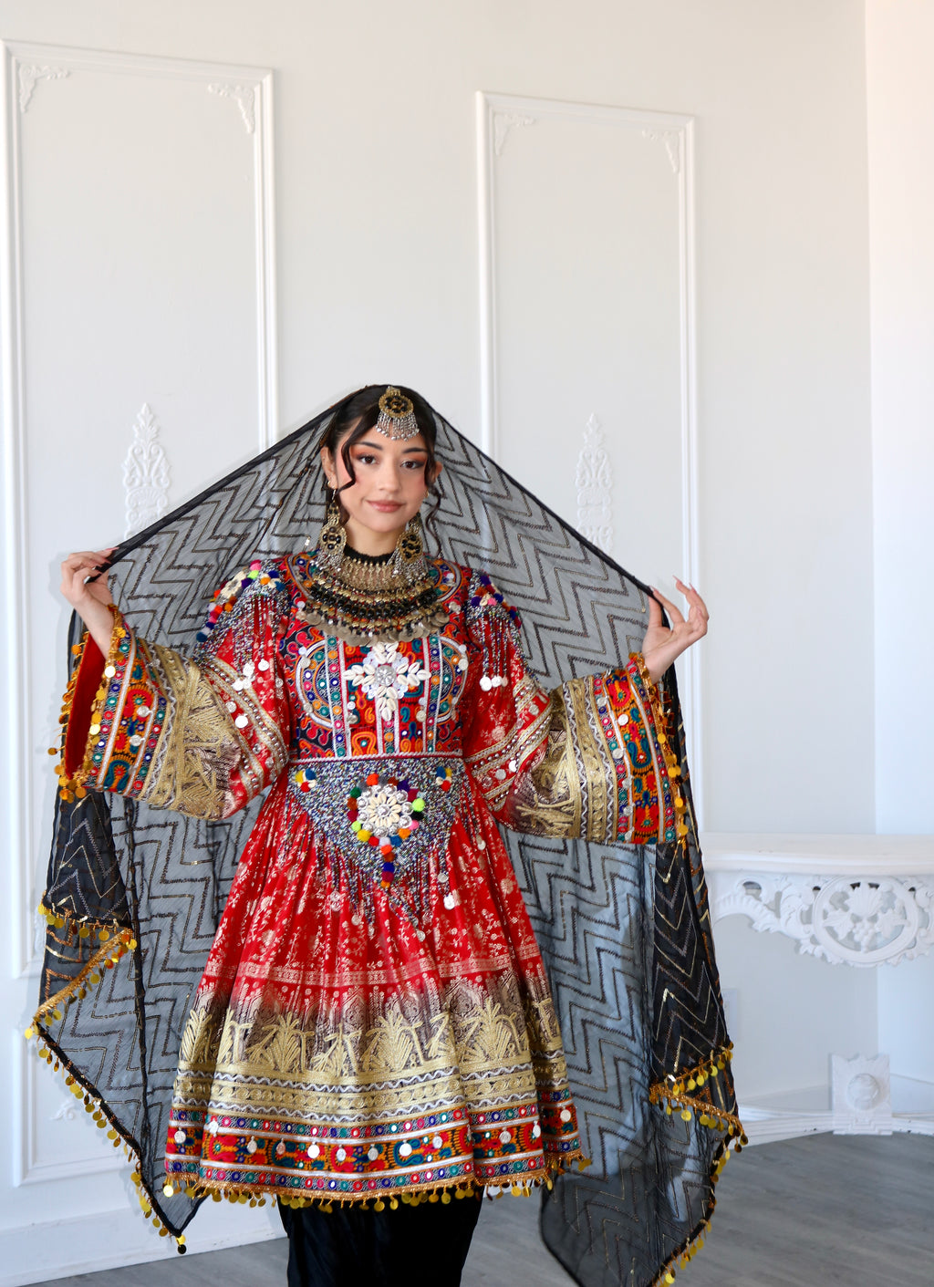 Afghan Kuchi Dress (red/black)