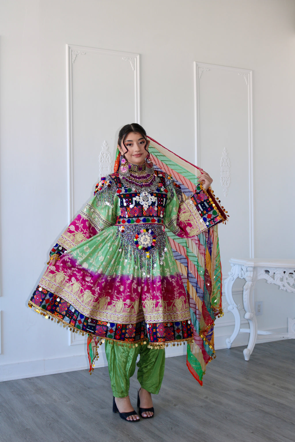 Afghan Kuchi Dress (mint green/ pink)