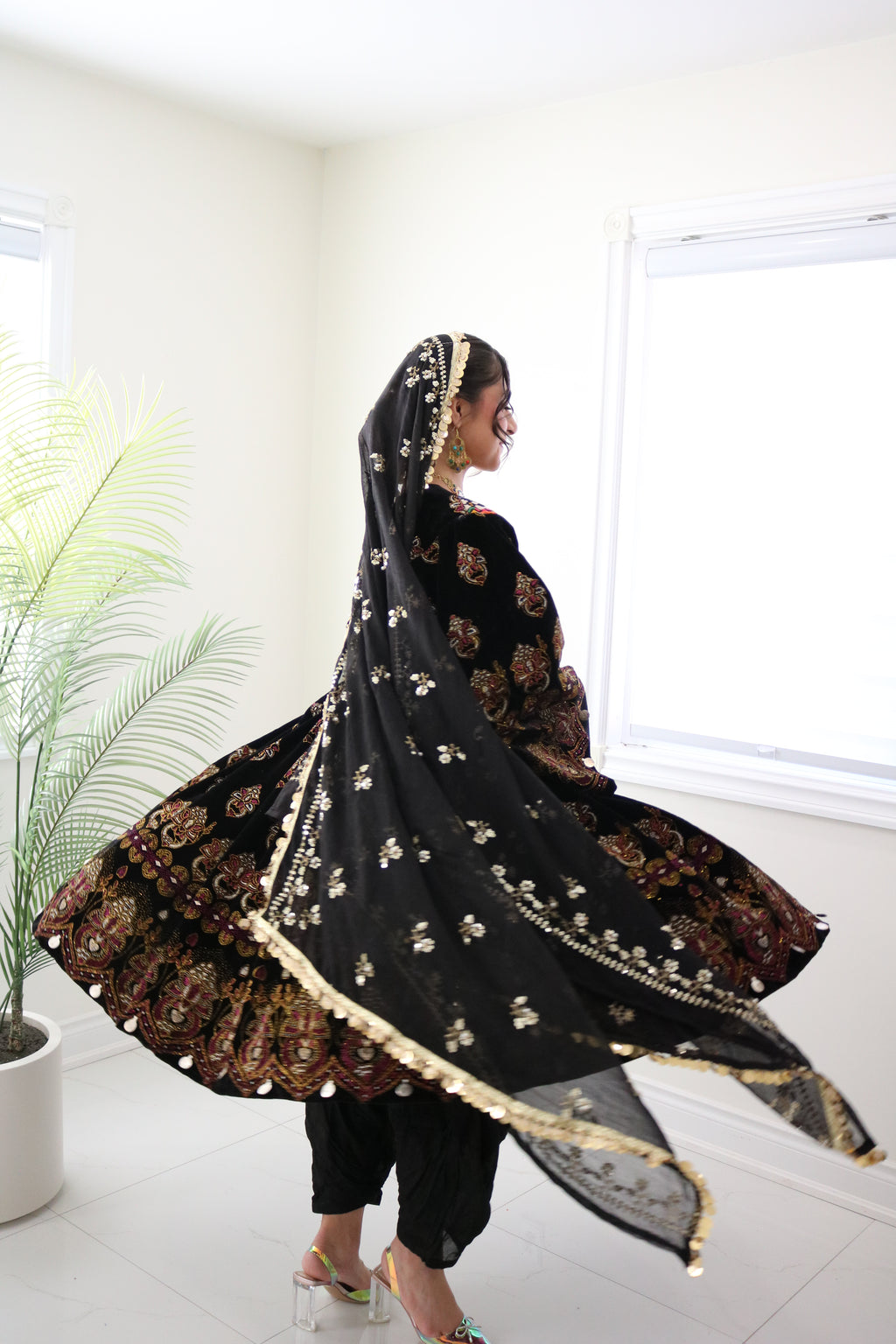 Wahida Afghan Kuchi Dress (black)