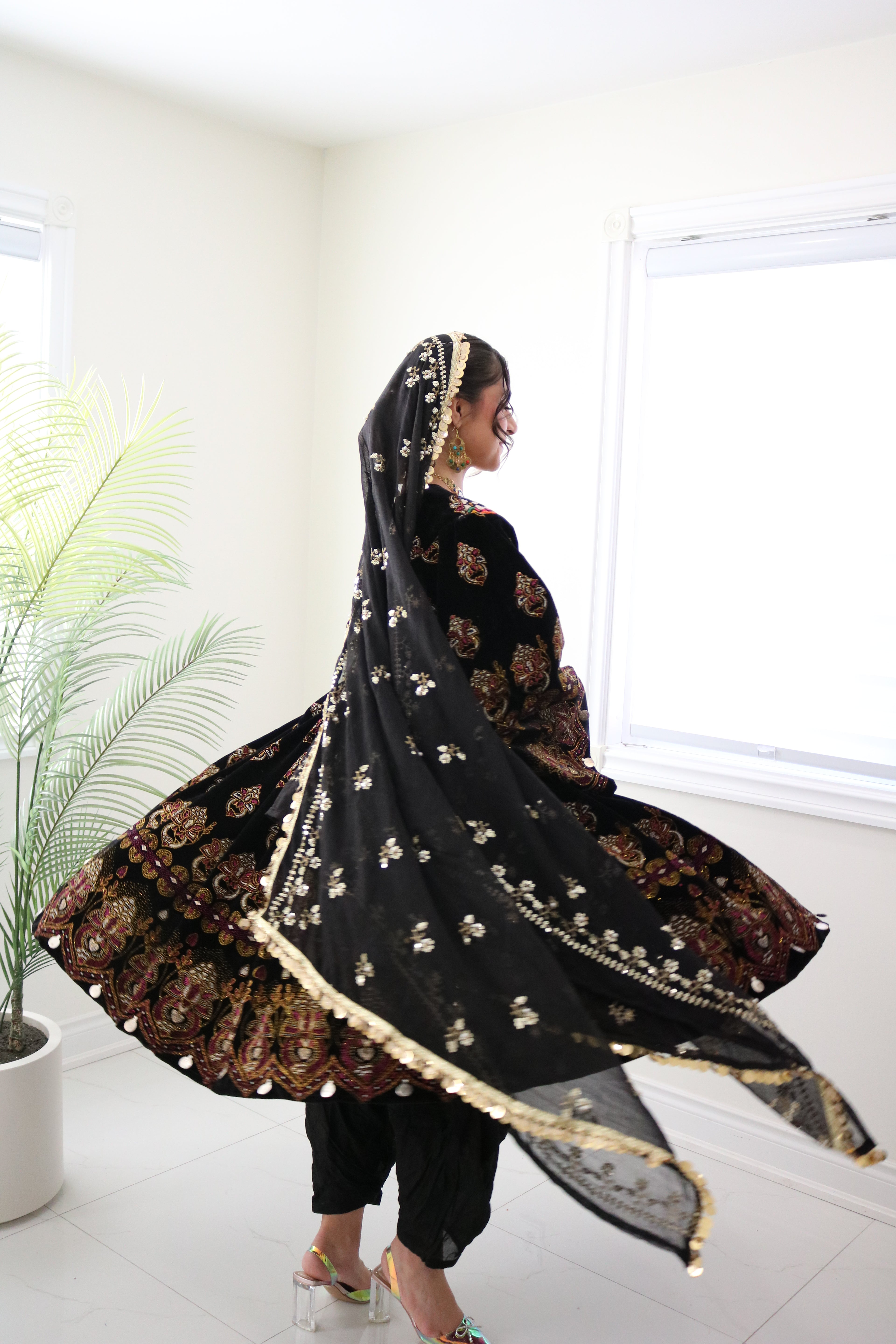 Wahida Afghan Kuchi Dress (black)