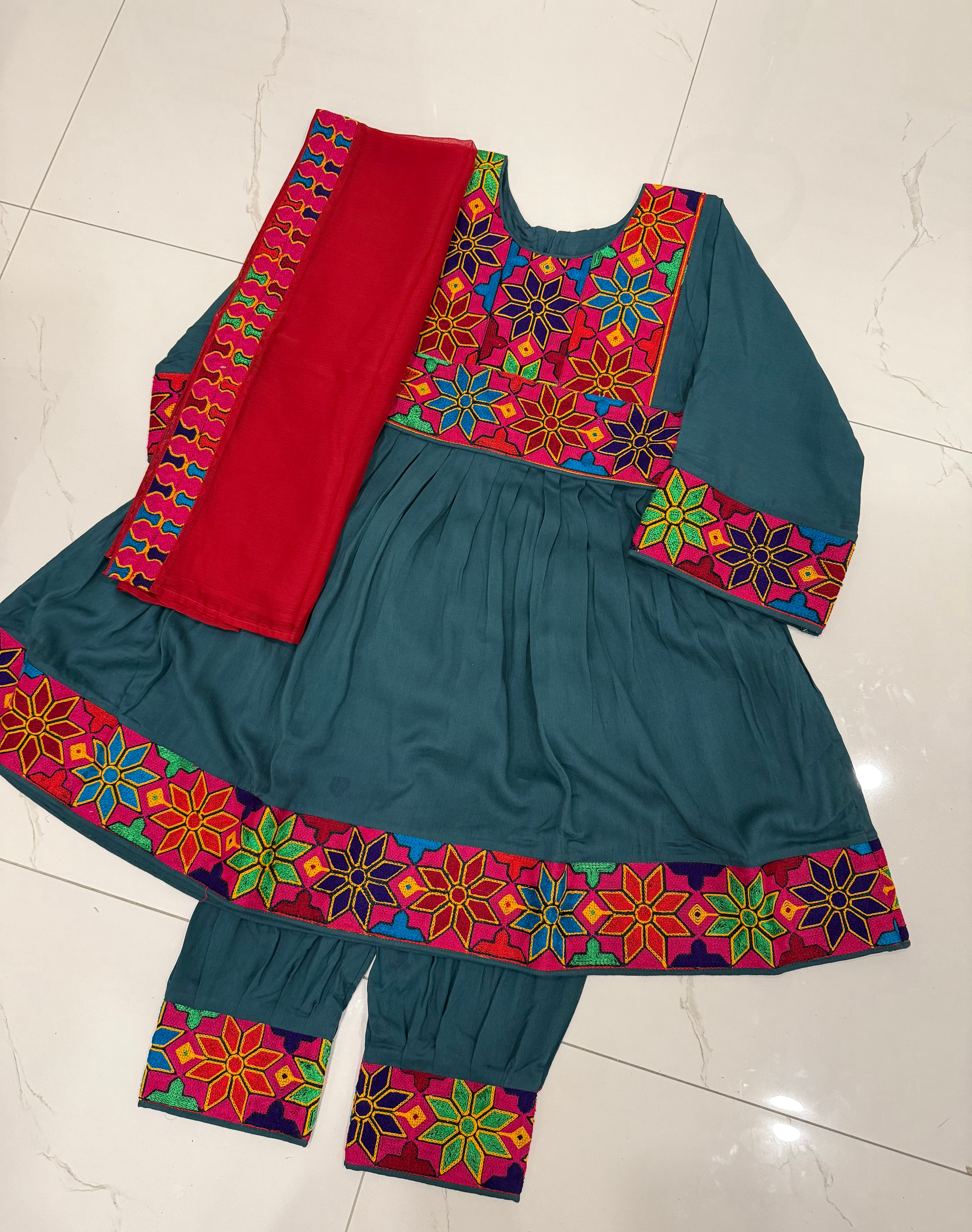 Kids Kuchi Clothes 6-7Y