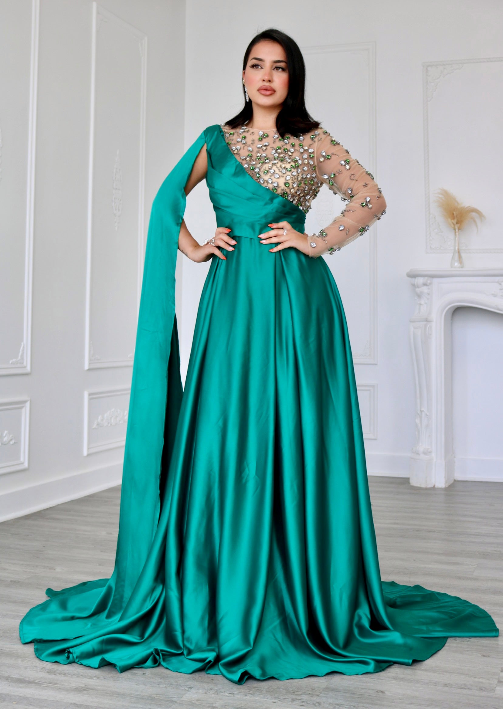 Green A Line One Shoulder Long Sleeve Satin Evening Gowns