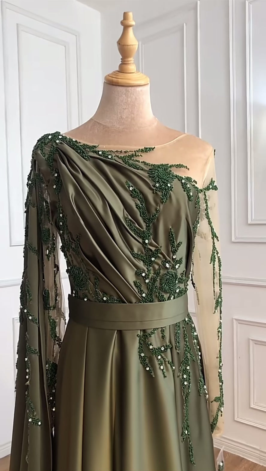 Olive Green O Neck Long Sleeves Evening Dresses